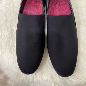 Munro black leather and fabric, size  7 1/2